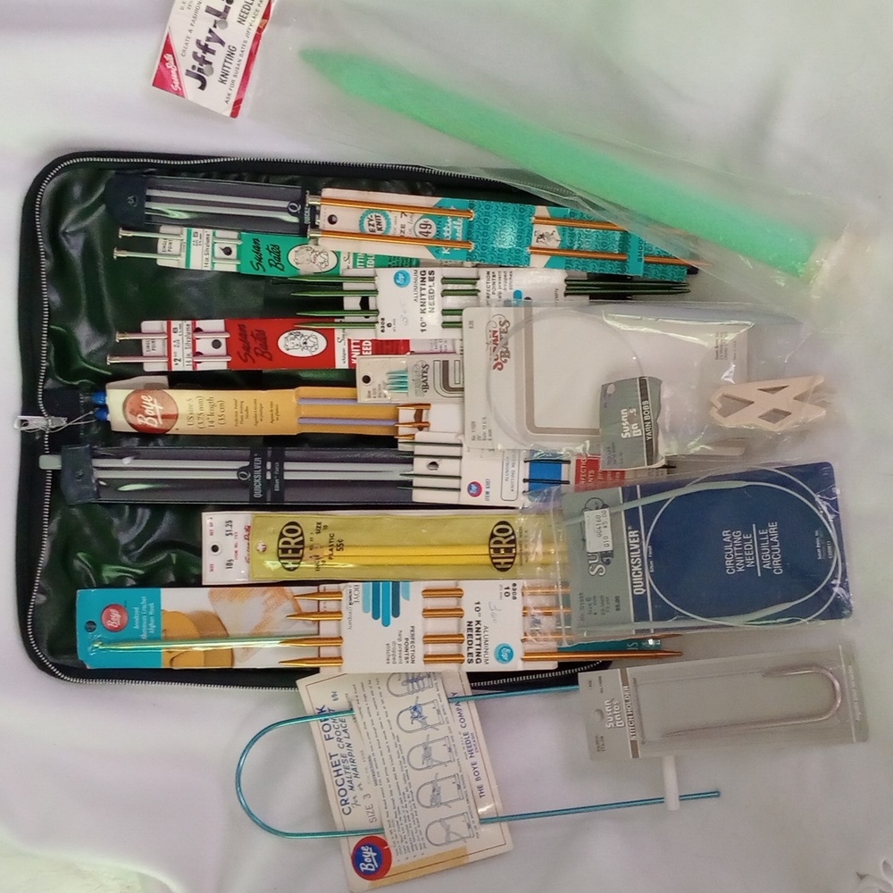 Vintage Yarn Needle Lot with Case and More 21 pieces NEW old stock